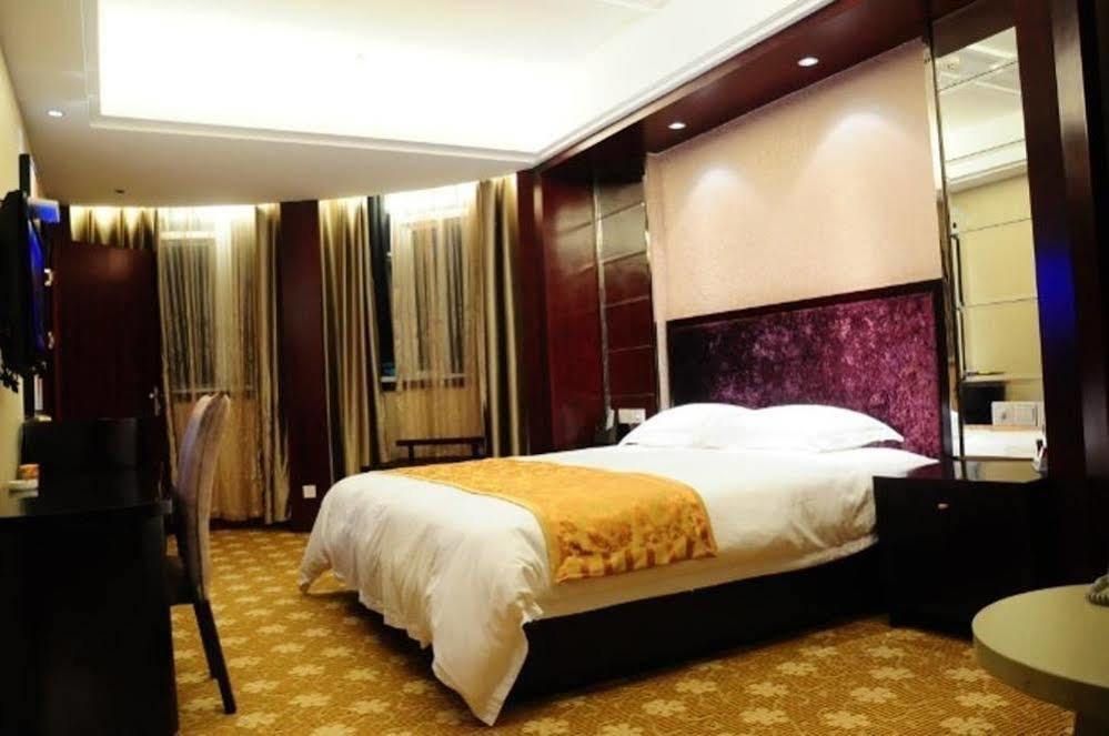 Ronghe Holiday Hotel Shiyan (Hubei) Exterior photo